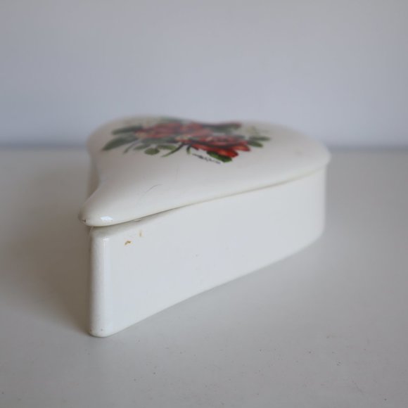 Vintage Heart Shaped Ceramic Jewelry Box - Picture 8 of 16